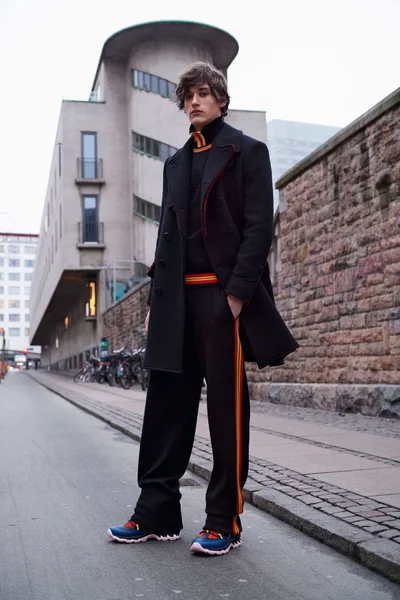 Look 32